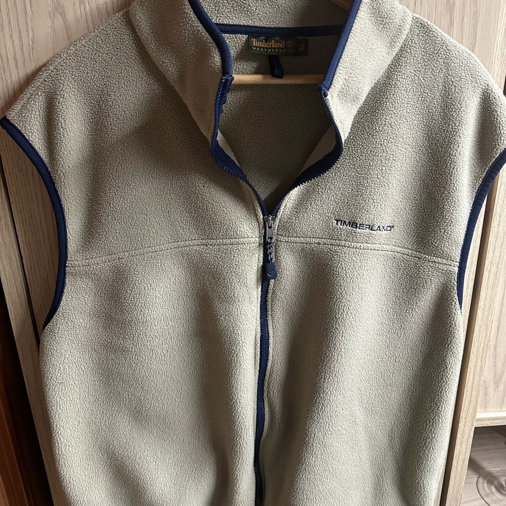 Timberland Men's Tan Fleece Vest with Navy Trim . NWOT